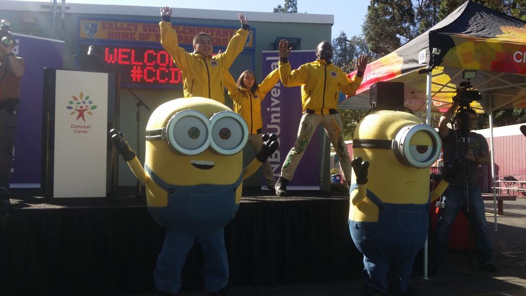 misschelsiCYLA's tweet photo. Powerful start to #ccdla, Jump Jacks with the Minons cheering on @Comcastca and @CityYearLA! #ccday @ComcastImpact http://t.co/udhEKtAi29