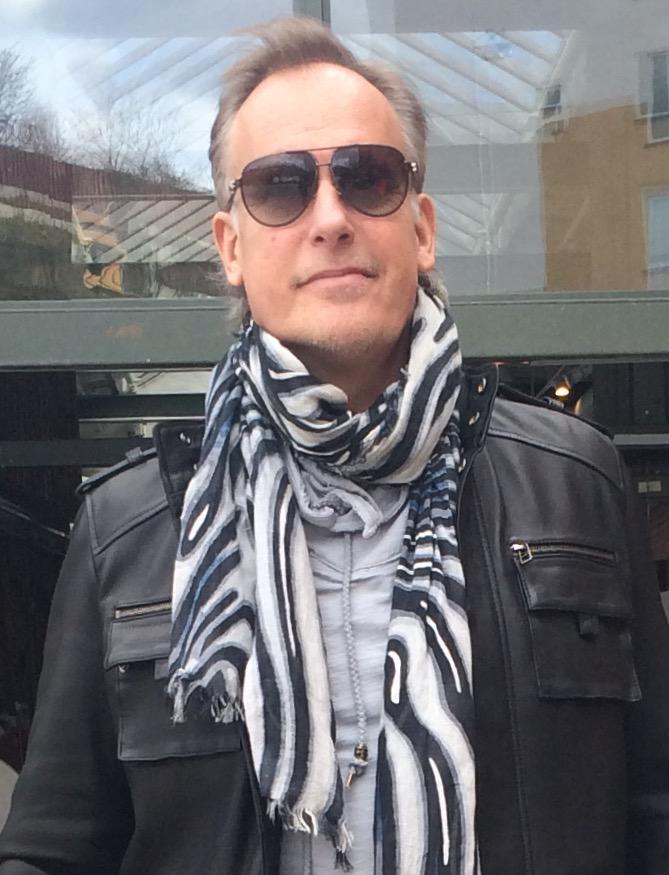 per_mattsson's tweet photo. Dagens #skinnpaj #hepp #modecenter http://t.co/emRjQw8aFl