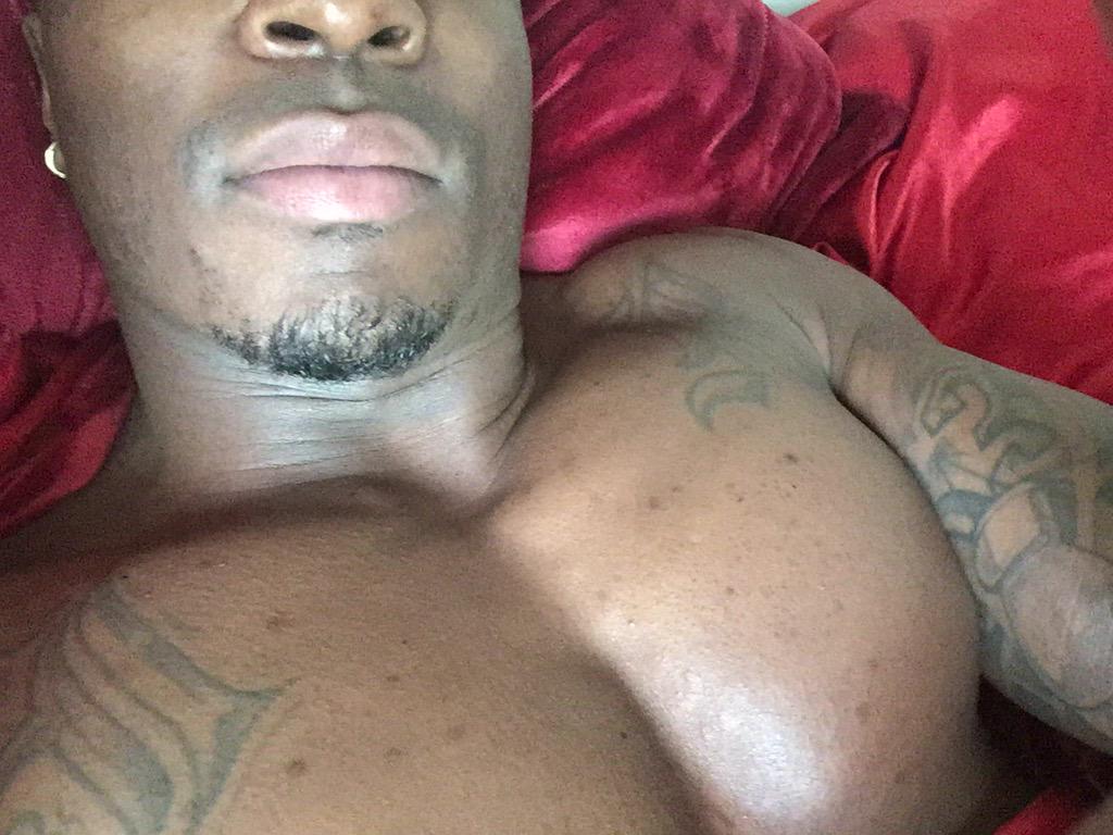 Long as I have a face that Pwussy have a place to seat. #FaceTime #SweetPwussySatday #FreakyCrew #PiperGang #PG #PG