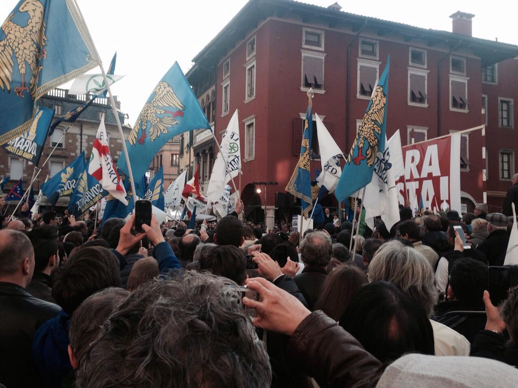 stmazzolini's tweet photo. A Cividale con @matteosalvinimi http://t.co/nuUOTwpHw4