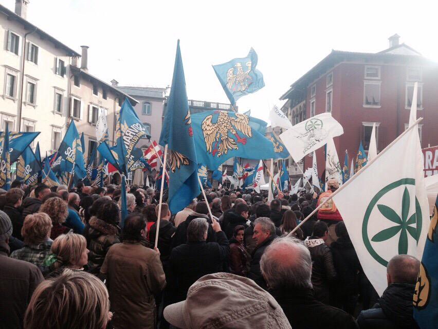 stmazzolini's tweet photo. A Cividale con @matteosalvinimi http://t.co/nuUOTwpHw4
