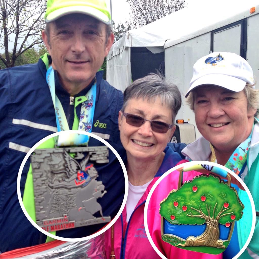 makomichael's tweet photo. The Finishers....with the Awesome Half &amp; 10K @GarminMarathon Medals #runOz http://t.co/gEpovlxzJk