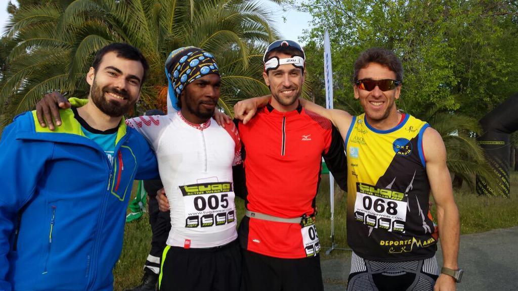 Club4Trail's tweet photo. 2etapa de la #WeekendTrail #Alhassane @compressport_es gana brillantemente, #Nasta 3 y el presi @KikePal_Ga 17! http://t.co/sErLFZogMy