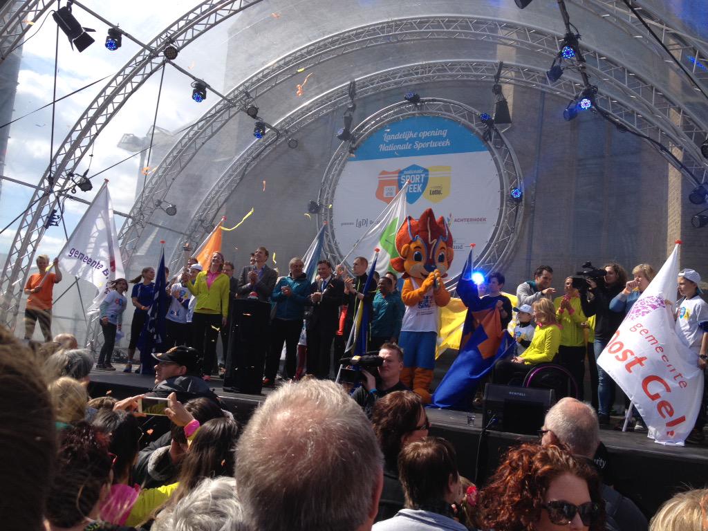 Nationale Sportweek #NSW15 geopend! In heel Nederland in hier in Doetinchem. Probeer deze week eens een nieuwe sport!