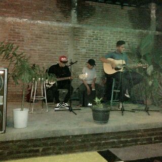 RBW_Production's tweet photo. Acara RnR, silakan yang ingin daftar MnG langsung bisa hubungin kita langsung ke samping panggung yak. http://t.co/BcYvzL1YmU