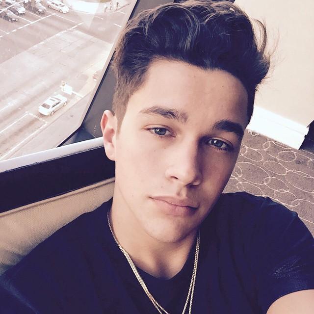 RetweetYouLove's tweet photo. RT if you love @AustinMahone http://t.co/idYwkdXwis