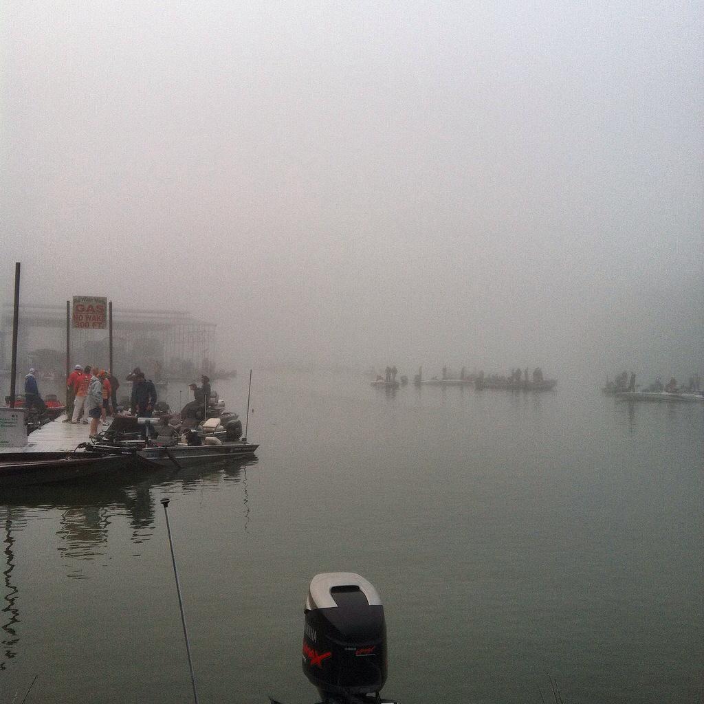 ECUBassPirates's tweet photo. Foggy here on Lake Chickamauga. @CollegiateBass https://t.co/wRUAfUPycQ http://t.co/jUrBelwjDO