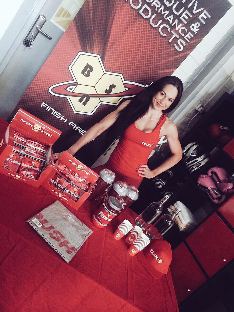CarlyYuePT's tweet photo. @BSNsupps_UK #super #sampling #session @lifestudio0 #scisset #syntha6 #noxplode #aminox #BSN #TeamBSN #girlswholift 👌 http://t.co/Qcw3X3bUDq