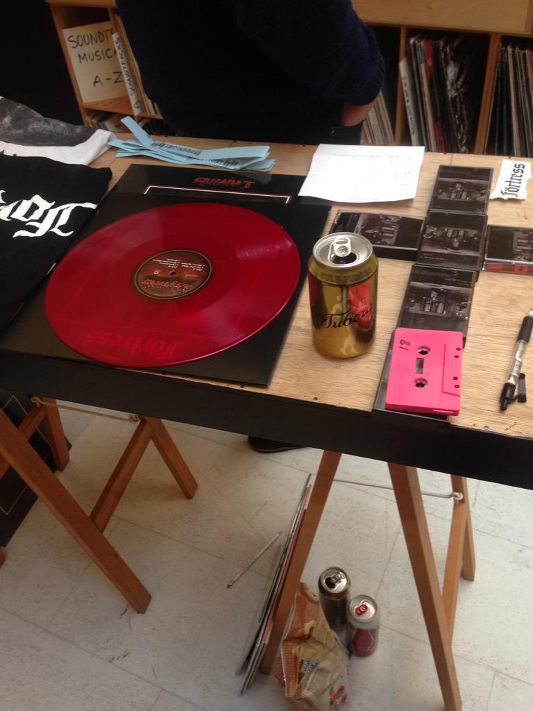 Vi sælger bølgepap i ca 8 dage endnu i Accord på Vesterbrogade. #RecordStoreDay