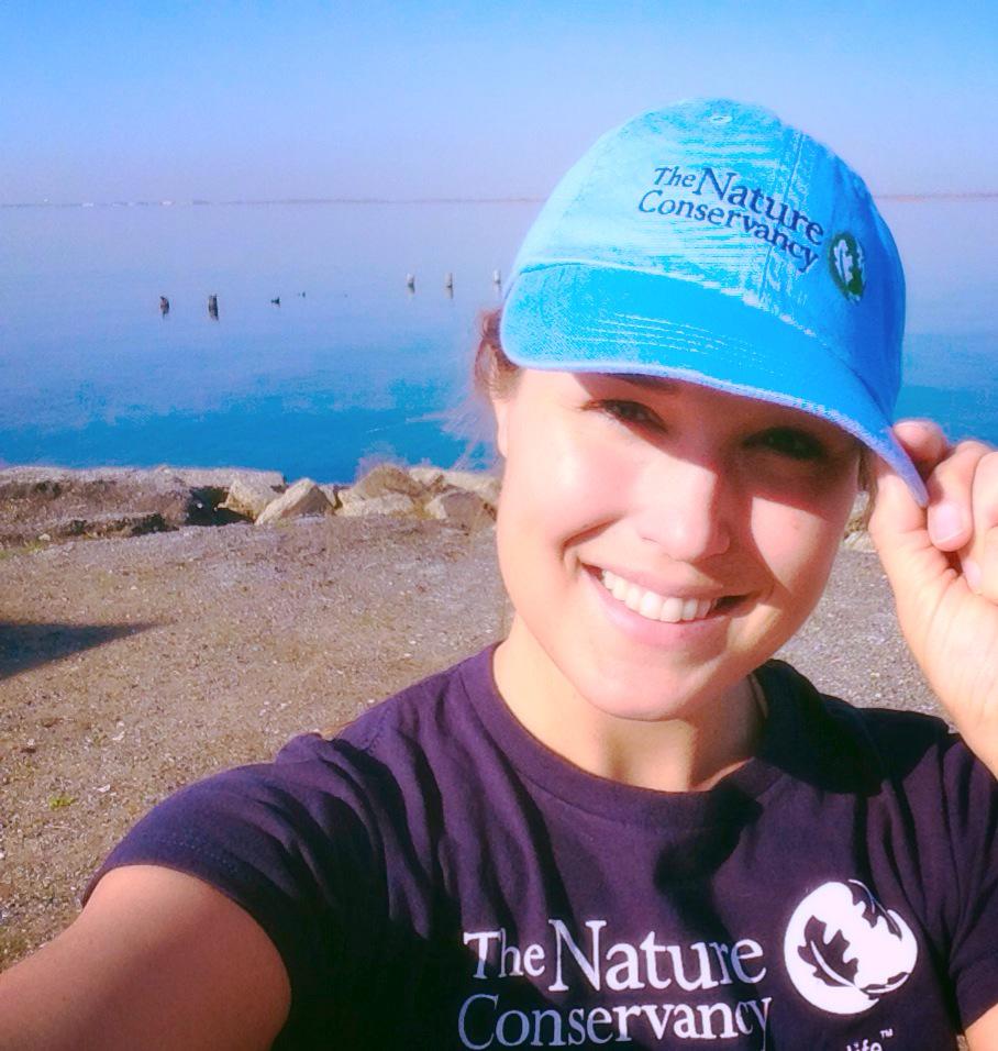 Eco_Em's tweet photo. Beach cleanup right now w/ @nature_org for #EarthDay2015! Tis the season to post a #NatureSelfie &amp; #ConnectWithNature http://t.co/6kdkUqLmqS