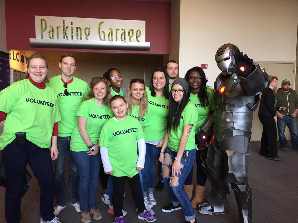 #theyard loves to volunteer!! Supporting the MS walk in #CLE <a href="/timcachat/">Tim Cachat</a> @cat10jill <a href="/JacobUbienski/">Jacob Ubienski</a>