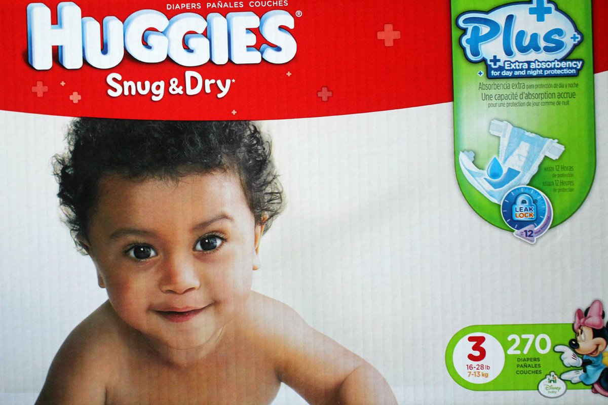 huggies snug and dry costco