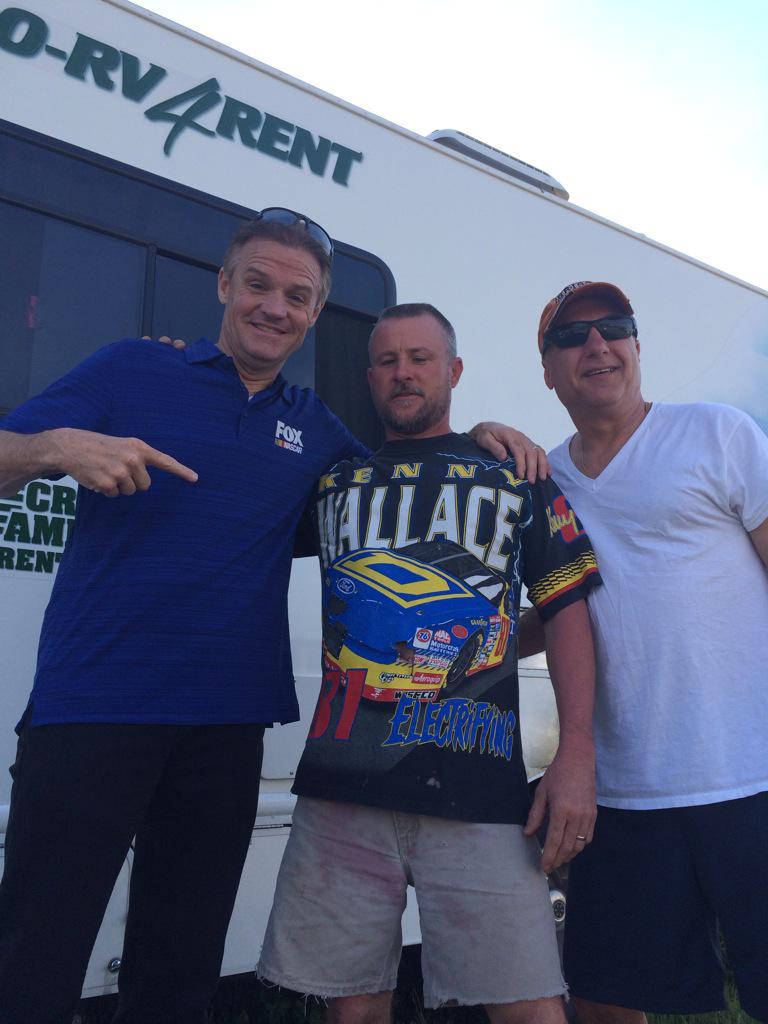 Kenny_Wallace's tweet image. We were taping "On Track with Kenny" @BMSupdates and THIS Kenny Wallace fan and his T-Shirt said "Hey Kenny" 😀👍