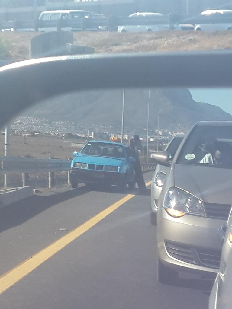 julesibeme's tweet image. the #kumars at century city off-ramp from town. people are giving them money. @cpttraffic @CenturyCityZA