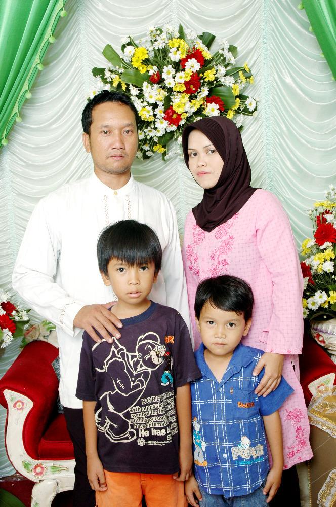 IsmailFebri's tweet photo. miss you dad :'( http://t.co/Fq33q0umPC