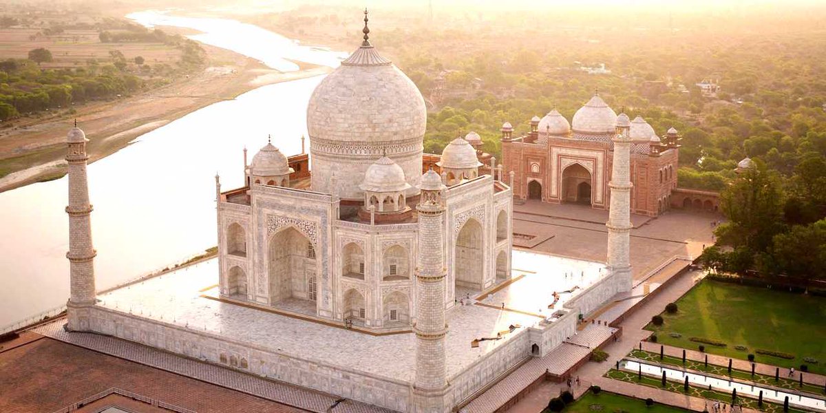 insidertechbiz's tweet photo. 37 incredible drone photos from across the globe that would be totally illegal today http://t.co/paonur5jGU http://t.co/XZqo7WU3Un
