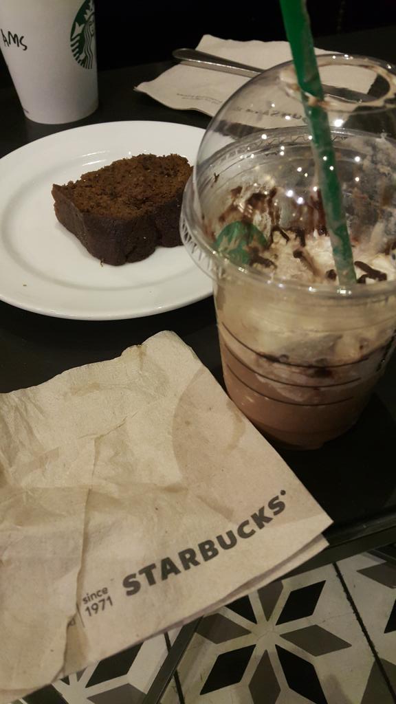 izaFabulous's tweet photo. "..mahabang kuwentuhan. .☕☕☕ http://t.co/gYzq7Z59Qr