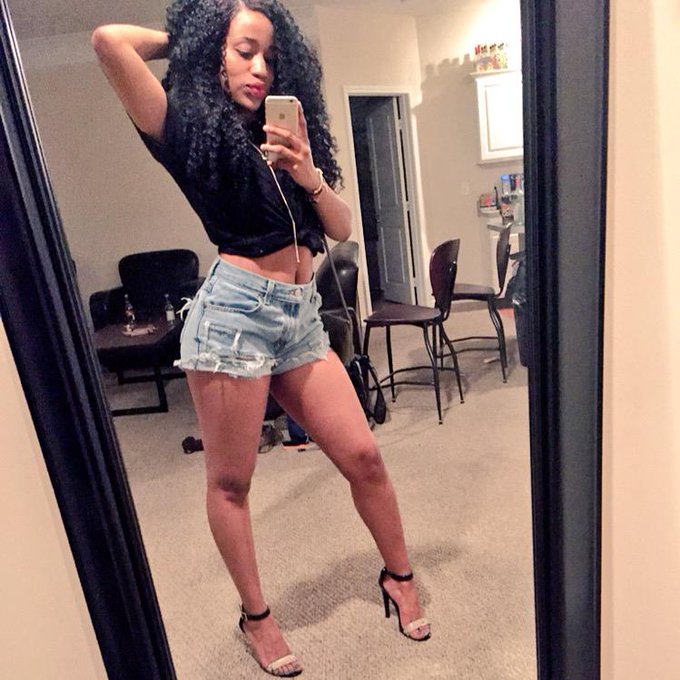 Watch brit.'s leaked NSFW photo on TwXstars