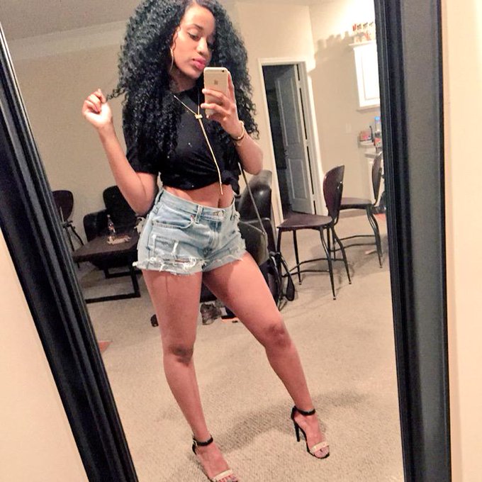 Watch brit.'s leaked NSFW photo on TwXstars