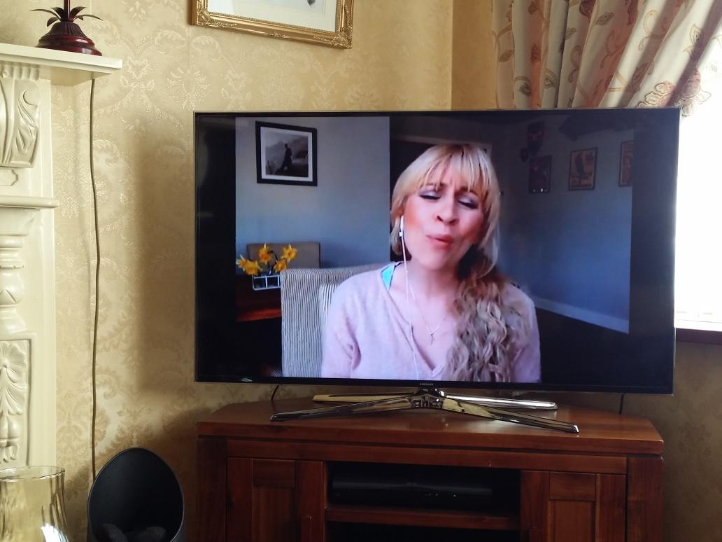 spinner2000's tweet photo. @SazzleCollins this is the way to spend a Saturday afternoon #sunnyday #sunnysounds smart TV and a sound bar http://t.co/H8INqX17wW