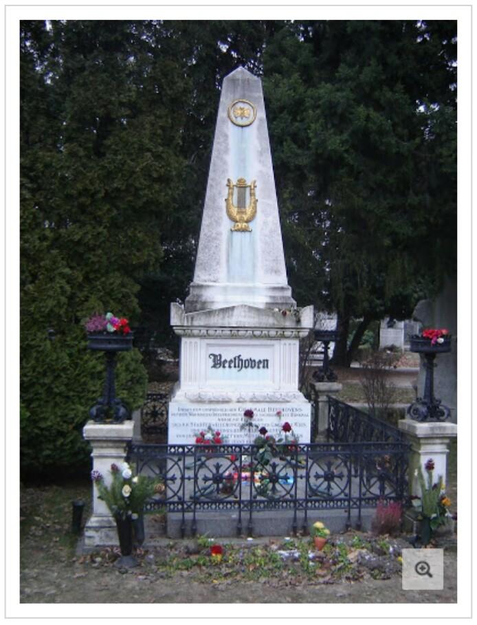 Beethovenarval's tweet photo. Si viajais a Viena espero que visiteis la preciosa tumba que me hicieron. http://t.co/1ROohOsFrE