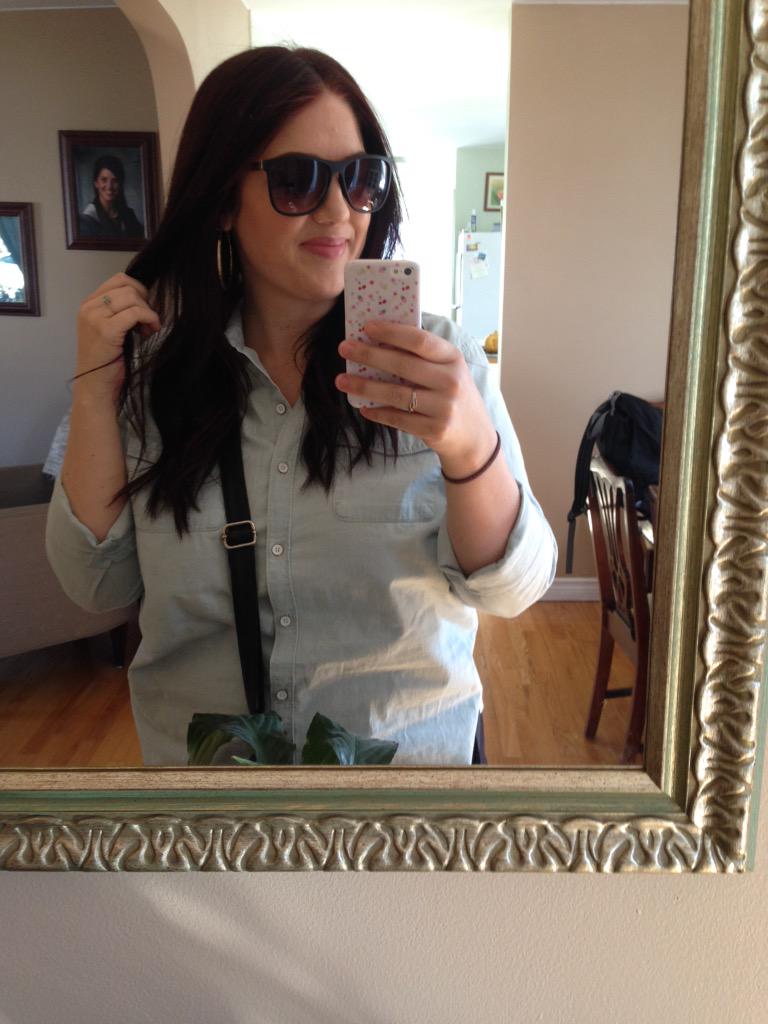 panghalinas's tweet photo. Channeling my inner @Jaclynhill vibes and wearing hoops today!! #bringbackhoops http://t.co/nNaNX9YETK