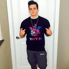 Y_O_U_N_G_St_NL's tweet image. SKIP!!

If this gets 300+ rts, can you follow me then??

@danielsahyounie
