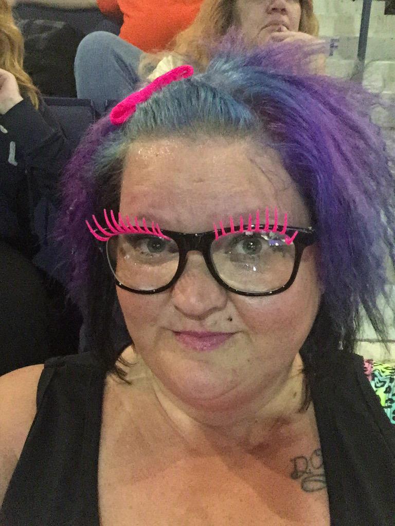 LindyyyRaeee's tweet photo. 80's Hair!!! 🎀🎀🎀 #IntensityCheerElite #GLCCUpstate #80s http://t.co/df4rG45Oft