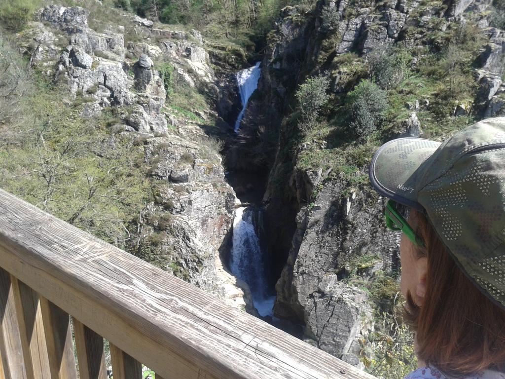 Berger81Eric's tweet photo. #MagnifiqueFrance #tarn Jolie balade d'une heure autour des cascades d'Arifat dans le Sidobre. Dépaysement garanti. http://t.co/JGhk8zegvj