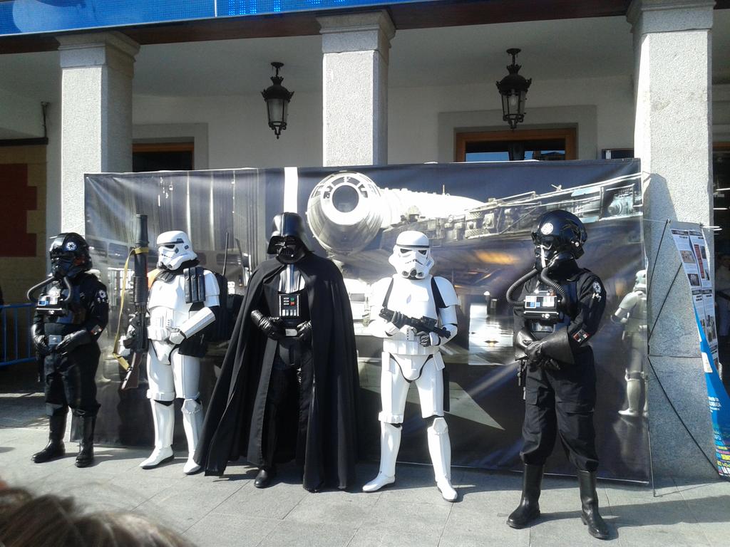 canavela96's tweet photo. En el #FFFIII de Fuenlebrada con la @legion501 y la compañía de @s_withangie Insuperable! http://t.co/Ci8fRNOMfL
