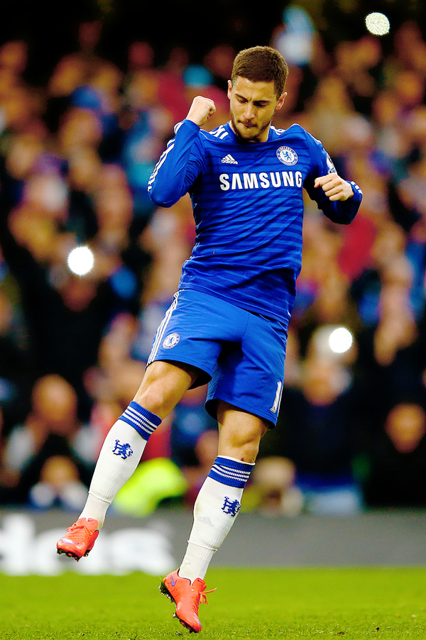 FaktanyaCFC's tweet photo. HT: CHELSEA 1-0 MAN UTD!

HAZARD SCORES!
BEAUTIFUL BACKHEEL FROM OSCAR! 
COME ON CHELSEA! http://t.co/GrNLCeiQJe