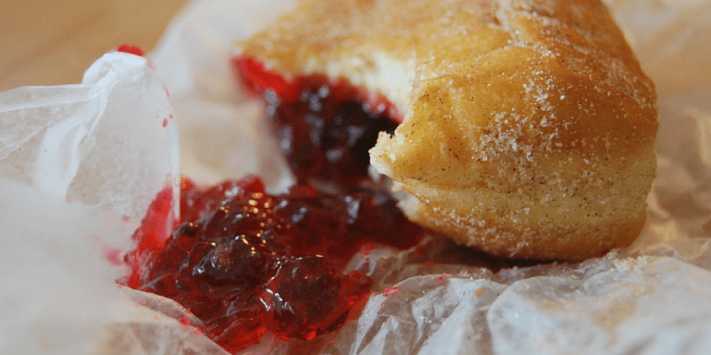 RoyalPinDonuts's tweet photo. The largest jelly donut ever made weighed 1.7 tons. That's almost the weight of an average car! #NowYouKnow http://t.co/3OKKcIfsVn