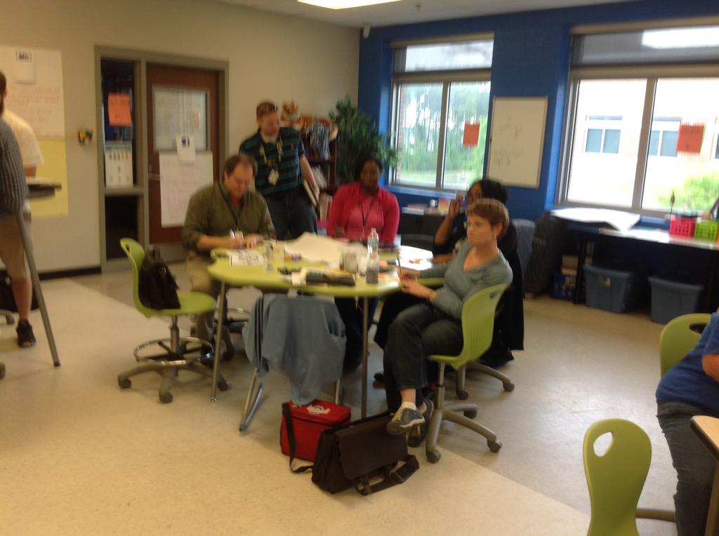 teacherawyman's tweet photo. Stall &amp; Pepperhill principals be proud of your hardworking teachers @CCSDPL @RBStall_Wilson @PepperhillCCSD http://t.co/rBAP63Fpnx