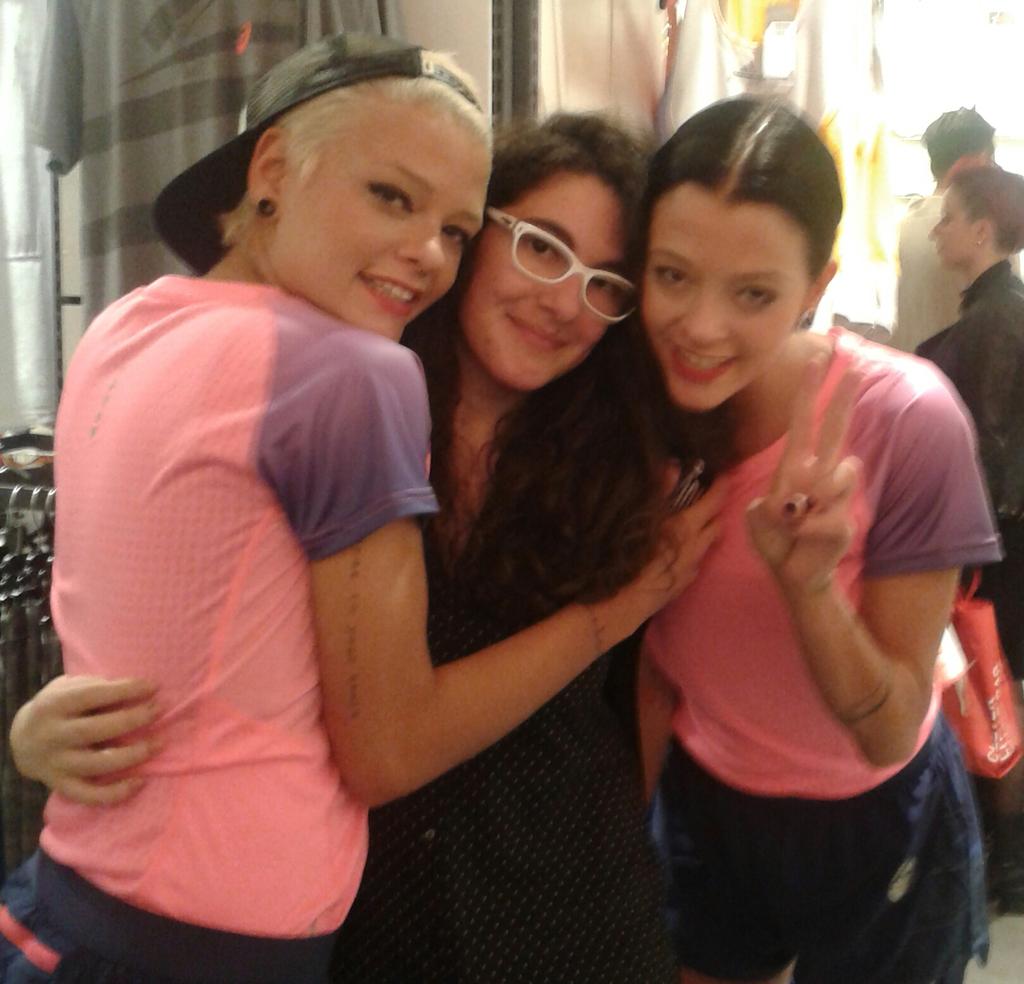 lamorealtrove's tweet photo. Facciamo che torniamo a giovedì? Già mancate tantissimo! @LeDonatella ♥♥ #IGNITEMilan http://t.co/1pBt8gYo1j