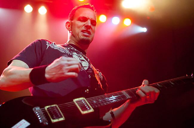Happy birthday Mark Tremonti. Hands down one of the best modern day guitarists out there! 