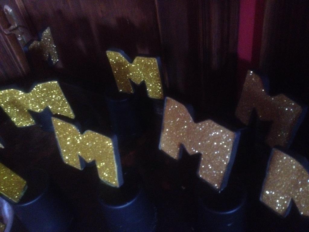 iPhonsit0's tweet photo. Premios preparados! Os estamos esperando!!! http://t.co/sDny0NTd95