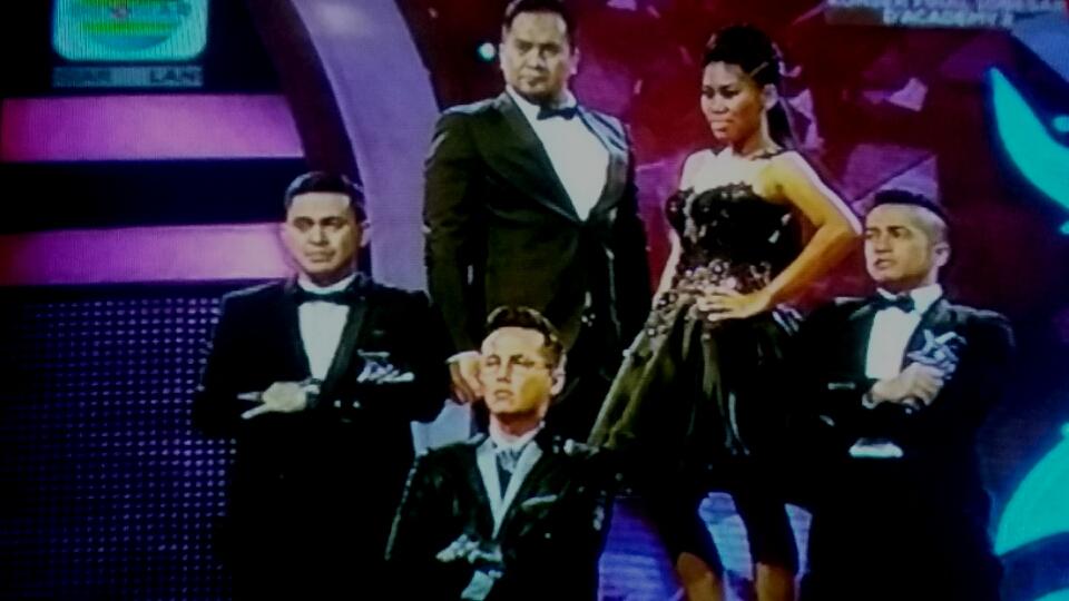 smawati11's tweet photo. Keren bgt posenya @dhikacungkring @irfanhakim @ramzi_tebe @saipul_jamil @DA2_Evi #DAcademy2 @IndosiarID 👏👍 http://t.co/g98rl9DBXE