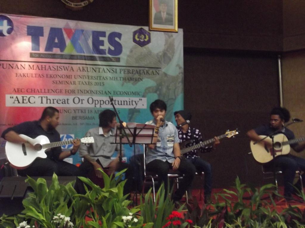 IvantasticsJkt's tweet photo. Hai hari ini (18 april 2015) kak @ivansaputra88 &amp; friends perform di acara TAXES loh dan acaranya seruuu bangetttt:) http://t.co/DdXOBFeg0R