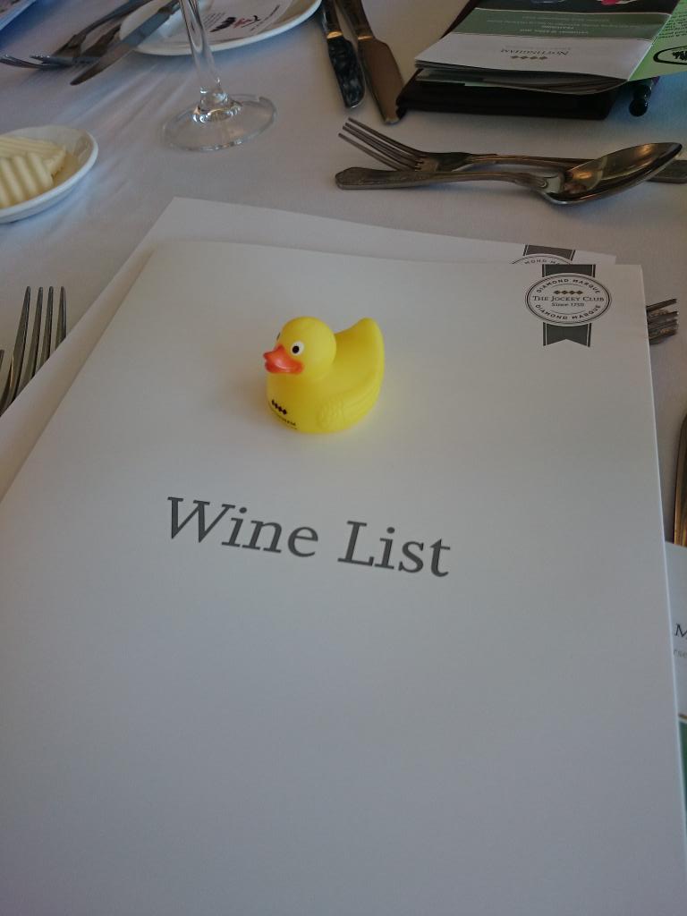 MidlandsAuction's tweet photo. Wot the Duck selecting his drinks to cool down! Cracking day for racing come on down to @NottsRacecourse http://t.co/Nk7dibeEIB