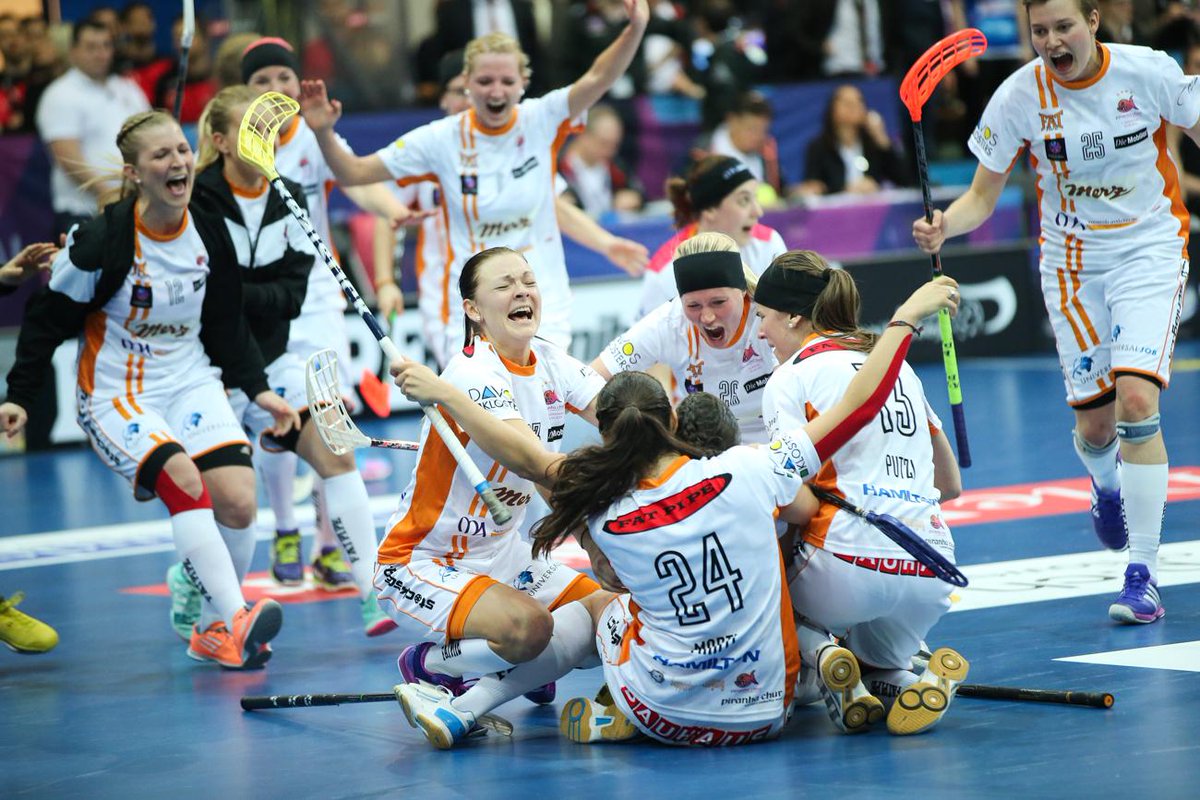 unihockeych's tweet photo. NLA: Piranha Chur gewinnt den ersten Superfinal mit 5:3 gegen @UHCD! #unihockey #floorball #superfinal2015 http://t.co/pwa2XIYDxx