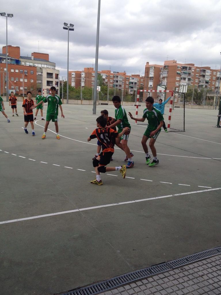 elpatiodelBm's tweet photo. Decálogo del buen comportamiento del jugador de base http://t.co/eLb6d7TpEx http://t.co/ABfigulWwn
