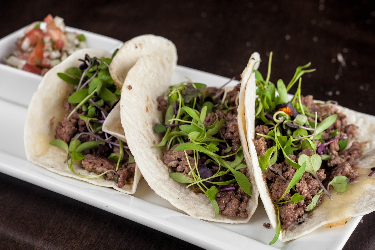 FerndaleRW's tweet photo. We are in love with these Street Side tacos @craveferndale​ has on their menu for #DFRW! #Ferndale #Detroit #fooodies http://t.co/48Ri0a4A5x