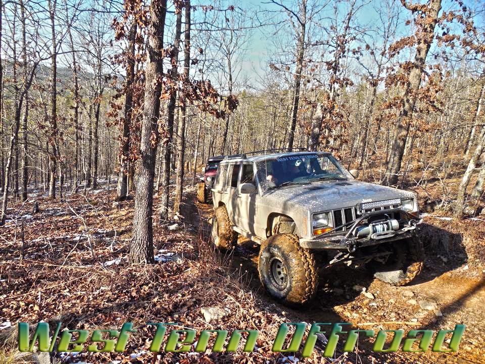WestTNOffroad's tweet photo. Carr leadin the pack with his nassssty XJ http://t.co/MXsNiALMkN