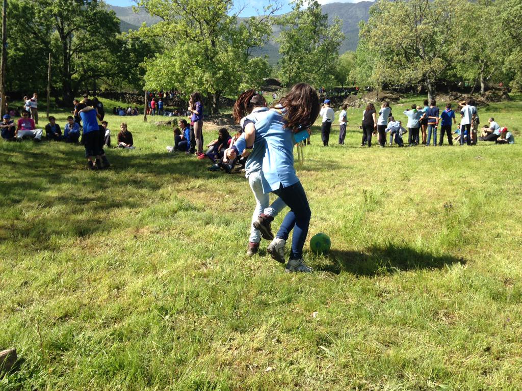 scouts_edm's tweet photo. Hoy las tropas aprenden los derechos de la infancia #intersEdM #InterTropas http://t.co/DP7xViBmjX