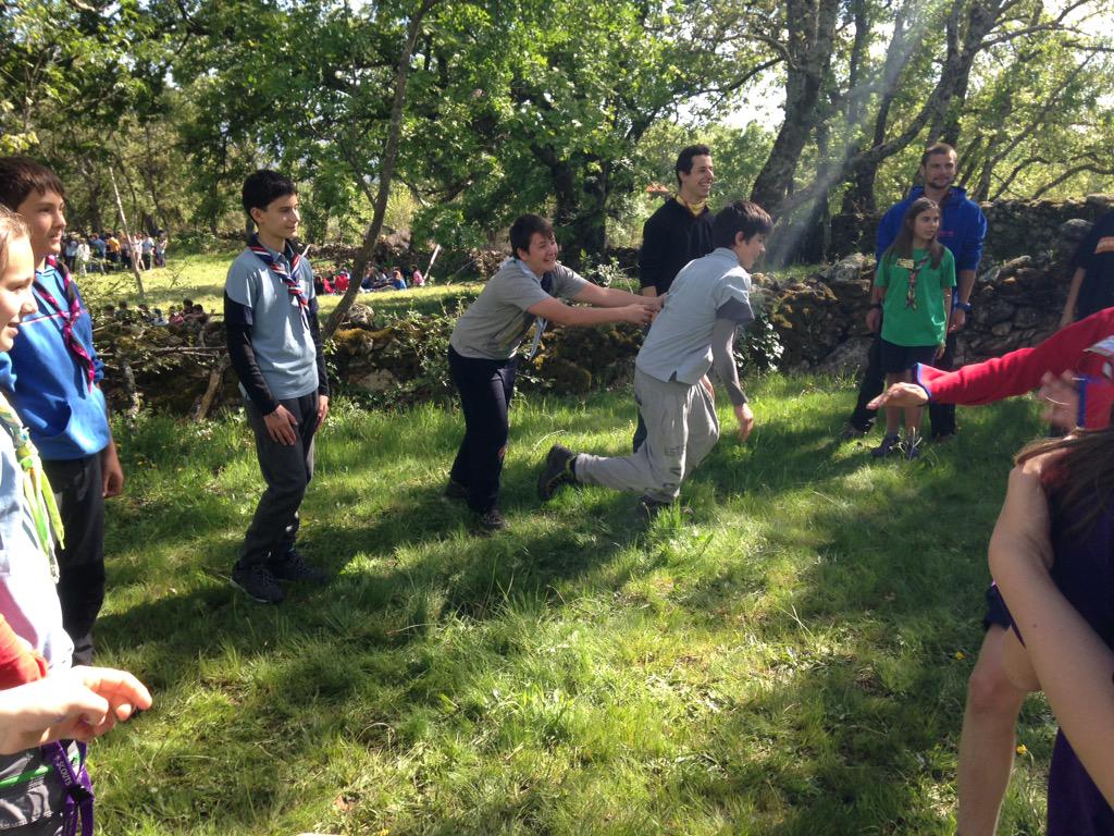scouts_edm's tweet photo. Hoy las tropas aprenden los derechos de la infancia #intersEdM #InterTropas http://t.co/DP7xViBmjX