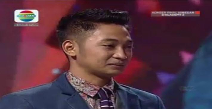 Ache17Ache's tweet photo. "@IndosiarID: Jaga kesehatan pesan Mak'e @showimah untuk @DA2_Irwan #DAcademy2 http://t.co/wxjxN7tZFl"