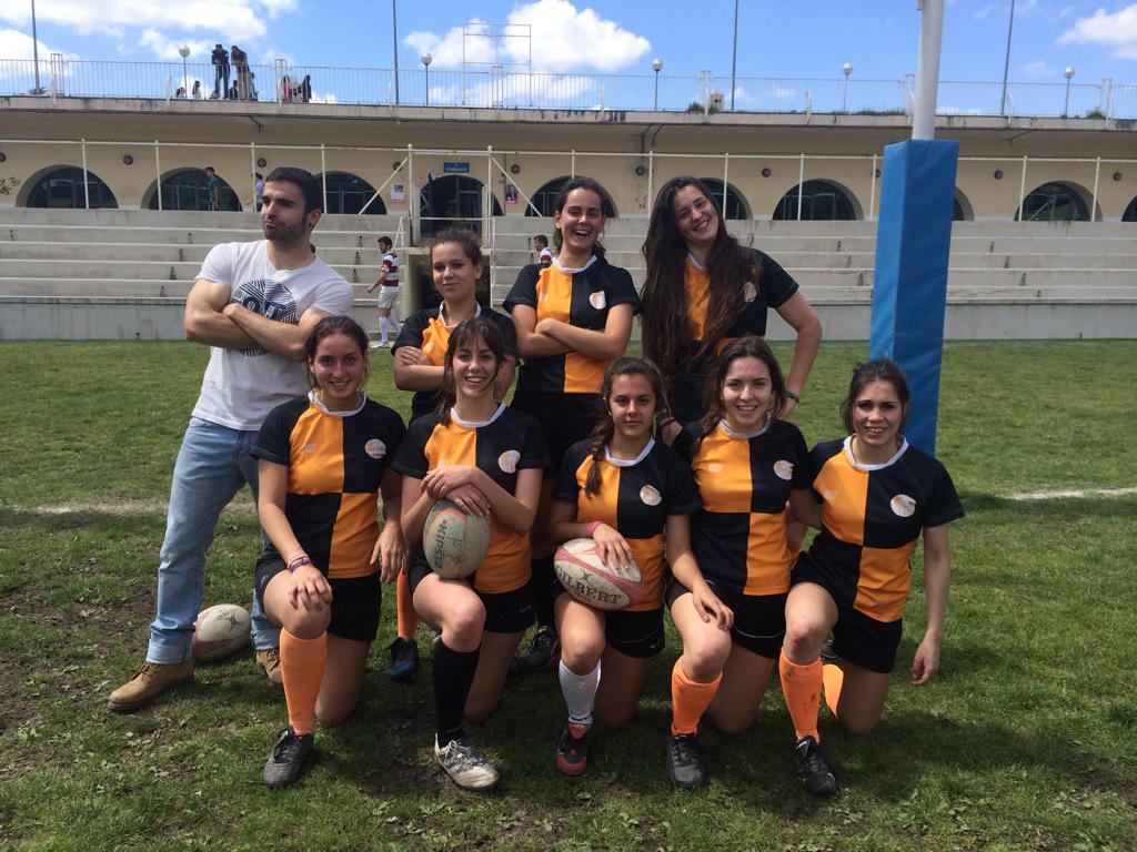 CMU_Isabel's tweet photo. Enhorabuena a nuestro equipo de rugby femenino que ha conseguido el tercer puesto en el torneo de CCMM http://t.co/yxK46fYSdi