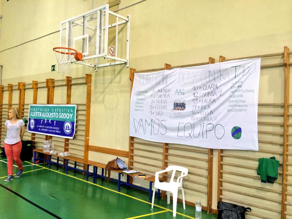 Adaagzgz's tweet photo. Todo preparado para que el Junior Femenino empiece la Final Four ante @CNHeliosBasket suerte chicas!! #AupaAAG http://t.co/xdgk3X7SnU