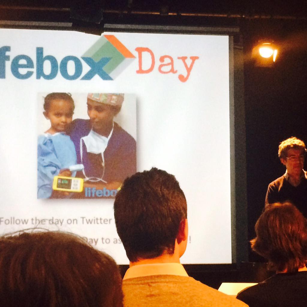aniqah_r's tweet photo. David Nott's remarkable experience of humanitarian surgery in challenging/dangerous conditions in #Syria #LifeboxDay http://t.co/DHlKrMnANO