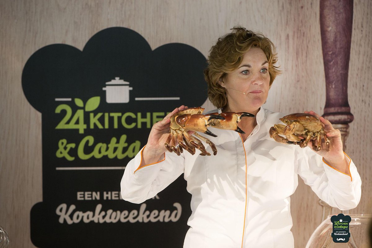 Samen met Meesterkok Angélique Schmeinck gingen de 24Kitchen&amp;Cottages bezoekers aan de slag met een krab. #24KandC